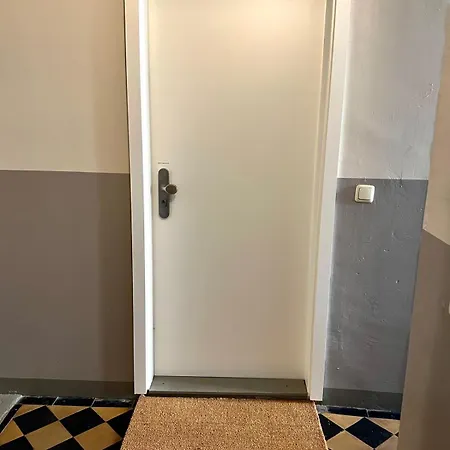 Raha - Grosses 3 Z-apartment - Erdgeschoss - Domplatz - Vollausstattung *