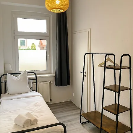 Raha - Grosses 3 Z-apartment - Erdgeschoss - Naehe Domplatz - Vollausstattung דירה ארפורט