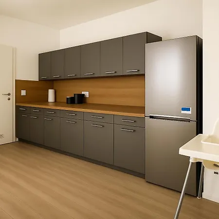 Raha - Grosses 3 Z-apartment - Erdgeschoss - Naehe Domplatz - Vollausstattung * ארפורט