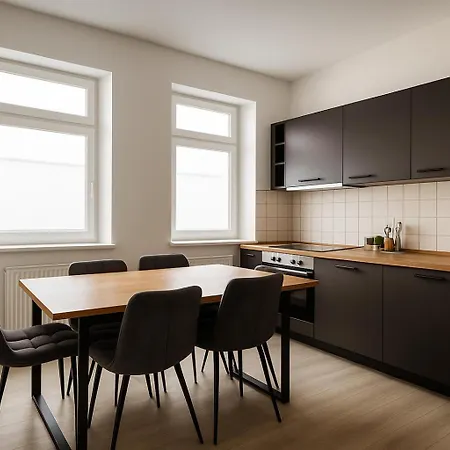 Raha - Grosses 3 Z-apartment - Erdgeschoss - Naehe Domplatz - Vollausstattung ארפורט