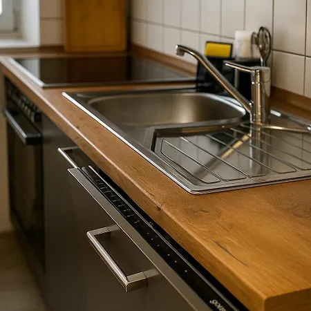 Raha - Grosses 3 Z-apartment - Erdgeschoss - Naehe Domplatz - Vollausstattung