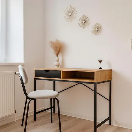 Raha - Grosses 3 Z-apartment - Erdgeschoss - Naehe Domplatz - Vollausstattung דירה